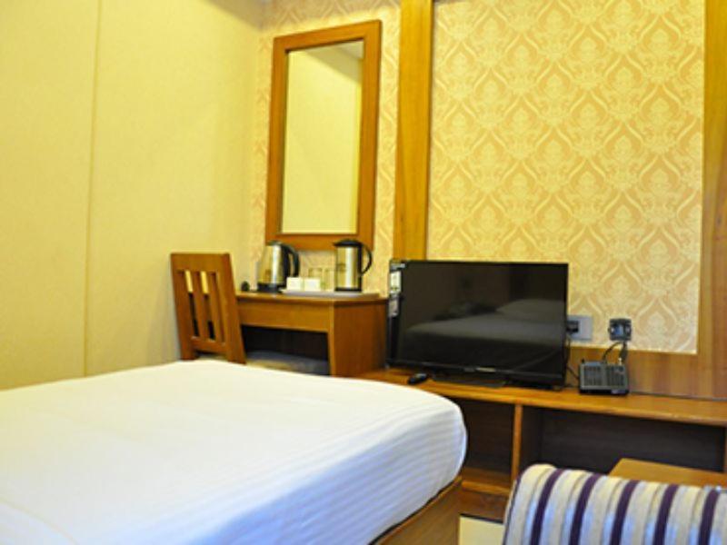 The Vijay Park - Airport Hotel Chennai Exterior photo